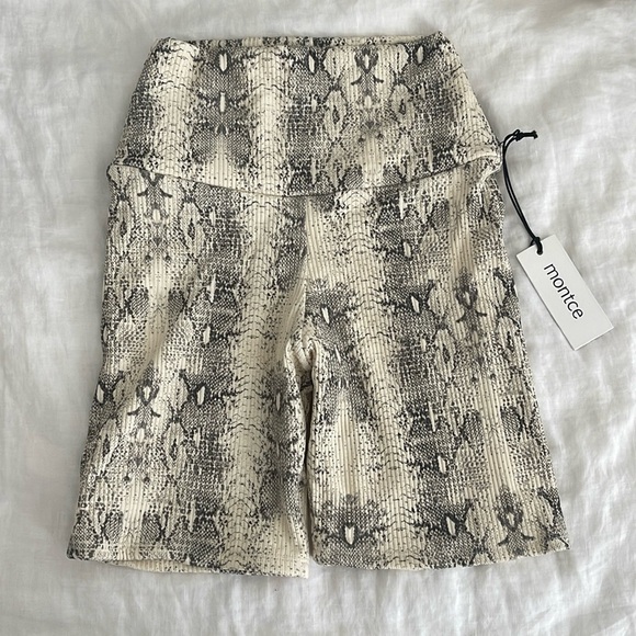Montce Shorts Size Small NWT - Picture 1 of 4